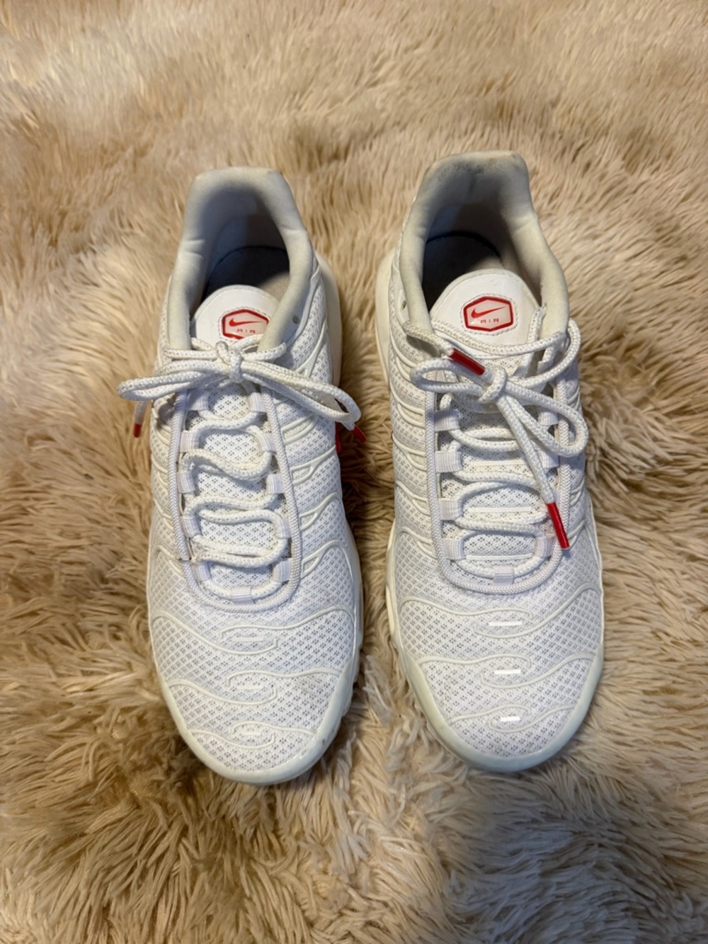 Nike Kids White Sneakers with Red Accents - Picture 4 of 4